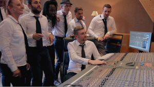 idée enterrement de vie de garçon activité originale enregistrer une chanson en studio avec clip vidéo à Lille Feeling Studio